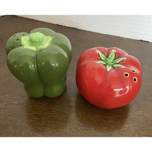 vintage salt and pepper S&P shakers ceramic tomato and green bell pepper
